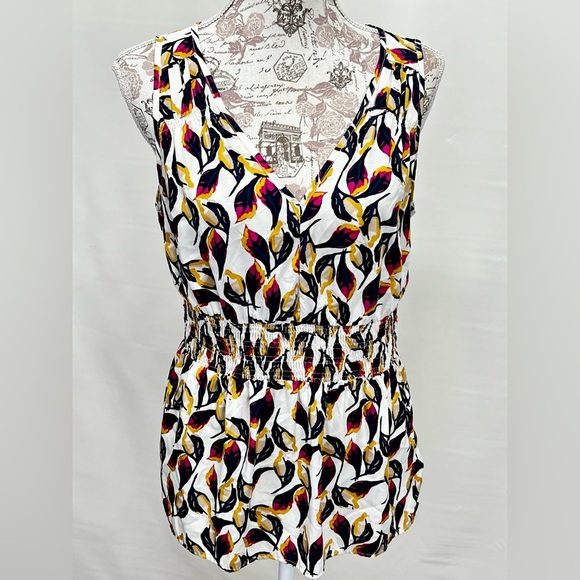 BANANA REPUBLIC White and navy leaf‎ print peplum top size M. - Picture 7 of 12